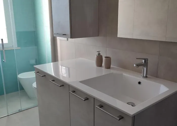 Due Passi Dal Mare *